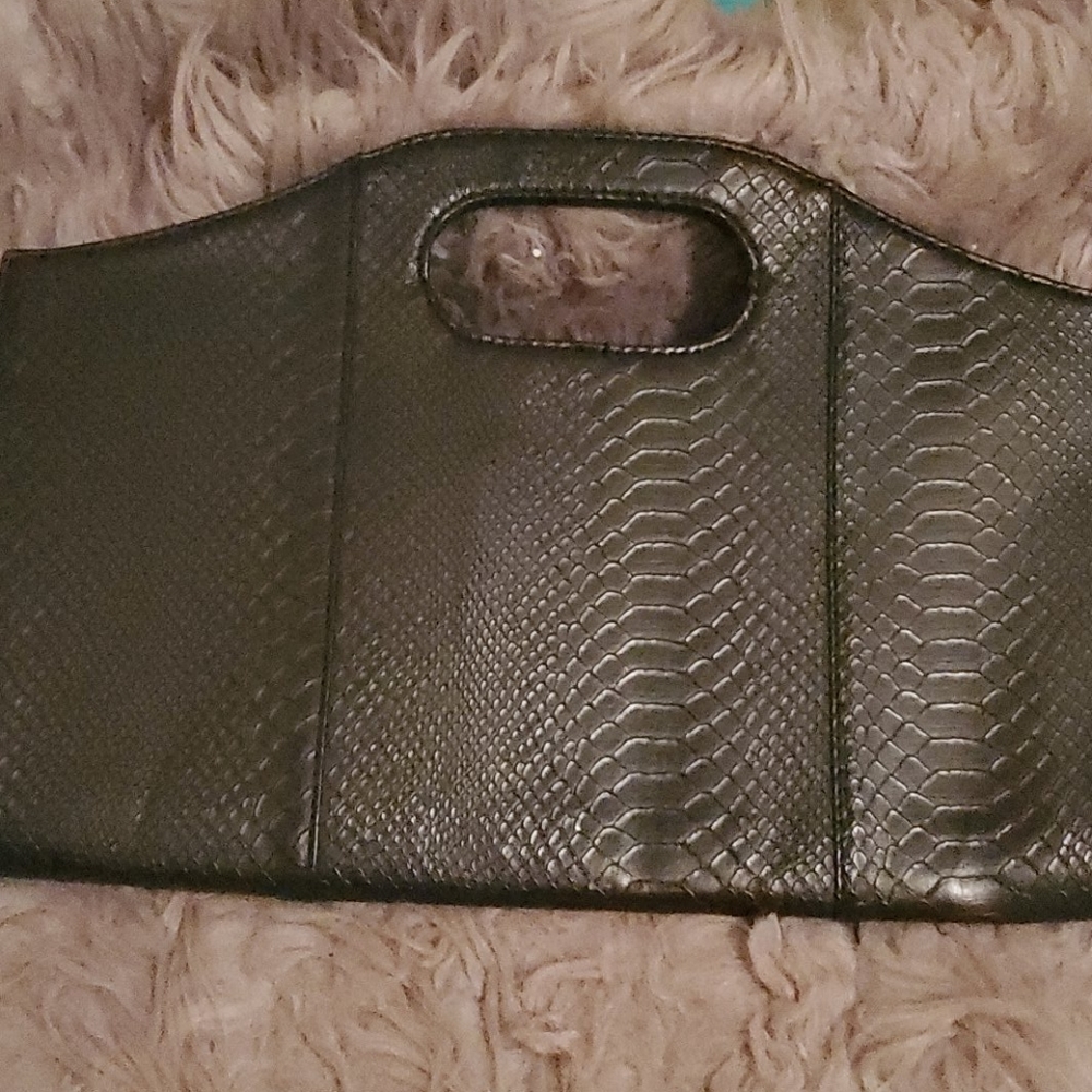 Black clutch